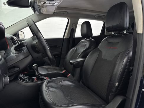 Used 2018 Jeep Compass Trailhawk AWD/4WD image 16