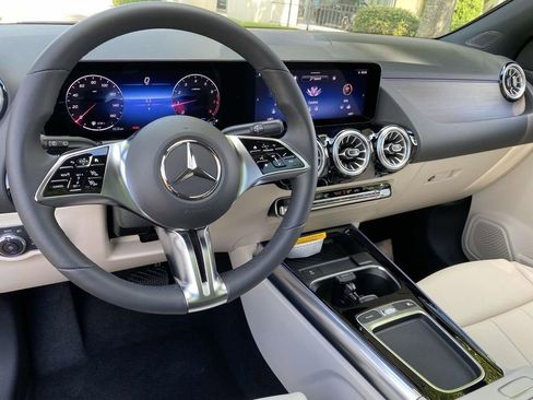 Certified 2025 Mercedes-Benz GLA 250 image 38