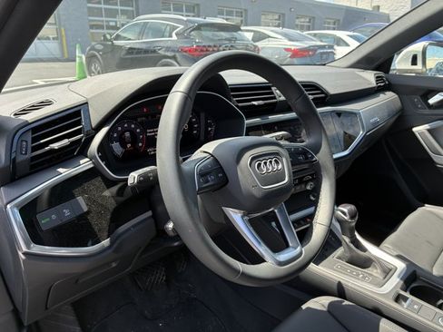 Used 2025 Audi Q3 2.0T Premium w/ Convenience Package AWD/4WD image 10