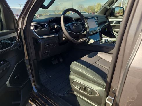 New 2026 Jeep Grand Wagoneer Limited AWD/4WD image 10