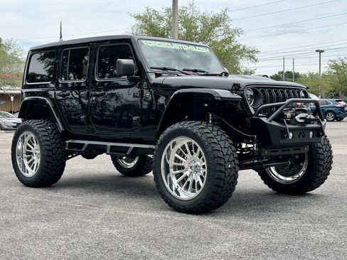 Used 2024 Jeep Wrangler Unlimited Rubicon AWD/4WD image 16