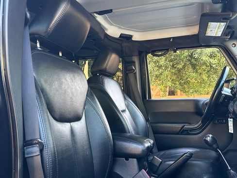 Used 2014 Jeep Wrangler Altitude image 37