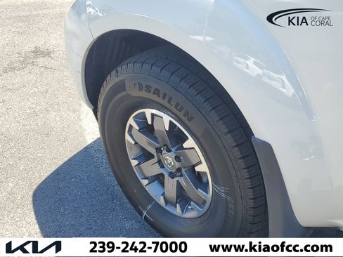 Used 2017 Nissan Frontier PRO-4X w/ Pro-4x Luxury Package AWD/4WD image 7