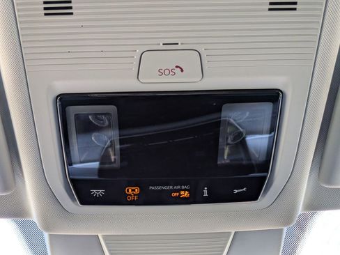 Used 2025 Volkswagen Tiguan S image 22