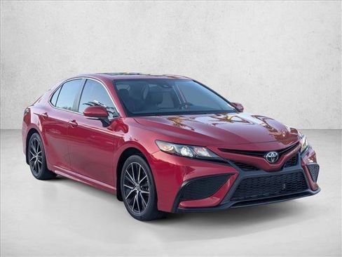 Certified 2023 Toyota Camry SE w/ Convenience Package image 3