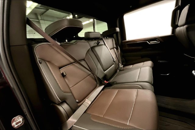Used 2025 GMC Sierra 2500 Denali w/ Denali Reserve Package AWD/4WD image 27