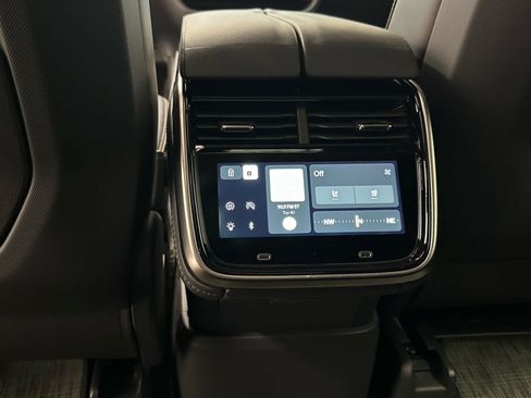 Used 2025 Rivian R1T Adventure Dual AWD/4WD image 37