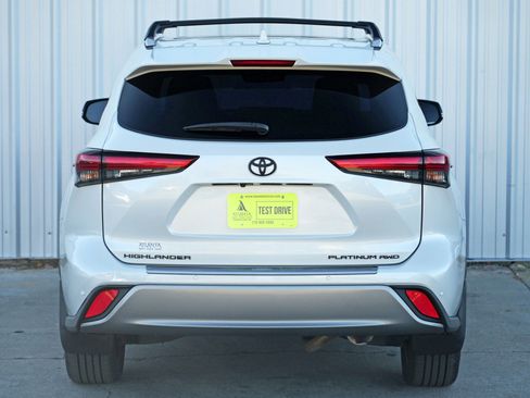 Used 2022 Toyota Highlander Platinum image 51