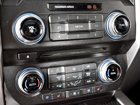 Used 2018 Ford F350 Platinum w/ Platinum Ultimate Package image 40