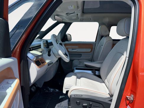 Certified 2025 Volkswagen ID. Buzz 1st Edition AWD/4WD image 10