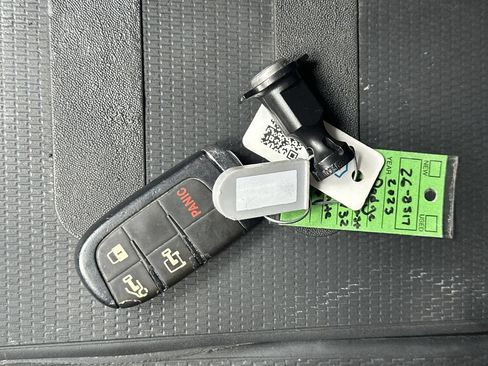 Used 2023 RAM ProMaster 2500 FWD image 21