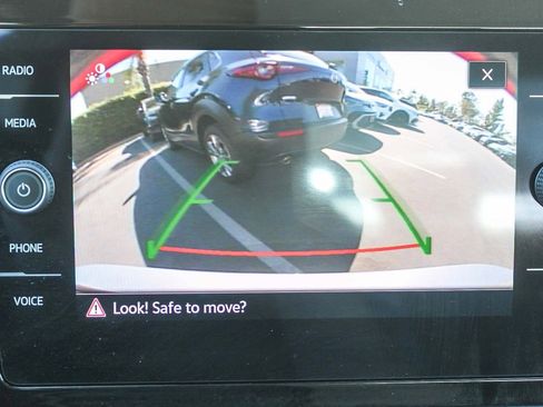 Used 2025 Volkswagen Jetta SE w/ Black Wheel Package image 24