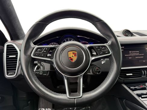 Used 2023 Porsche Cayenne GTS w/ Premium Package AWD/4WD image 12