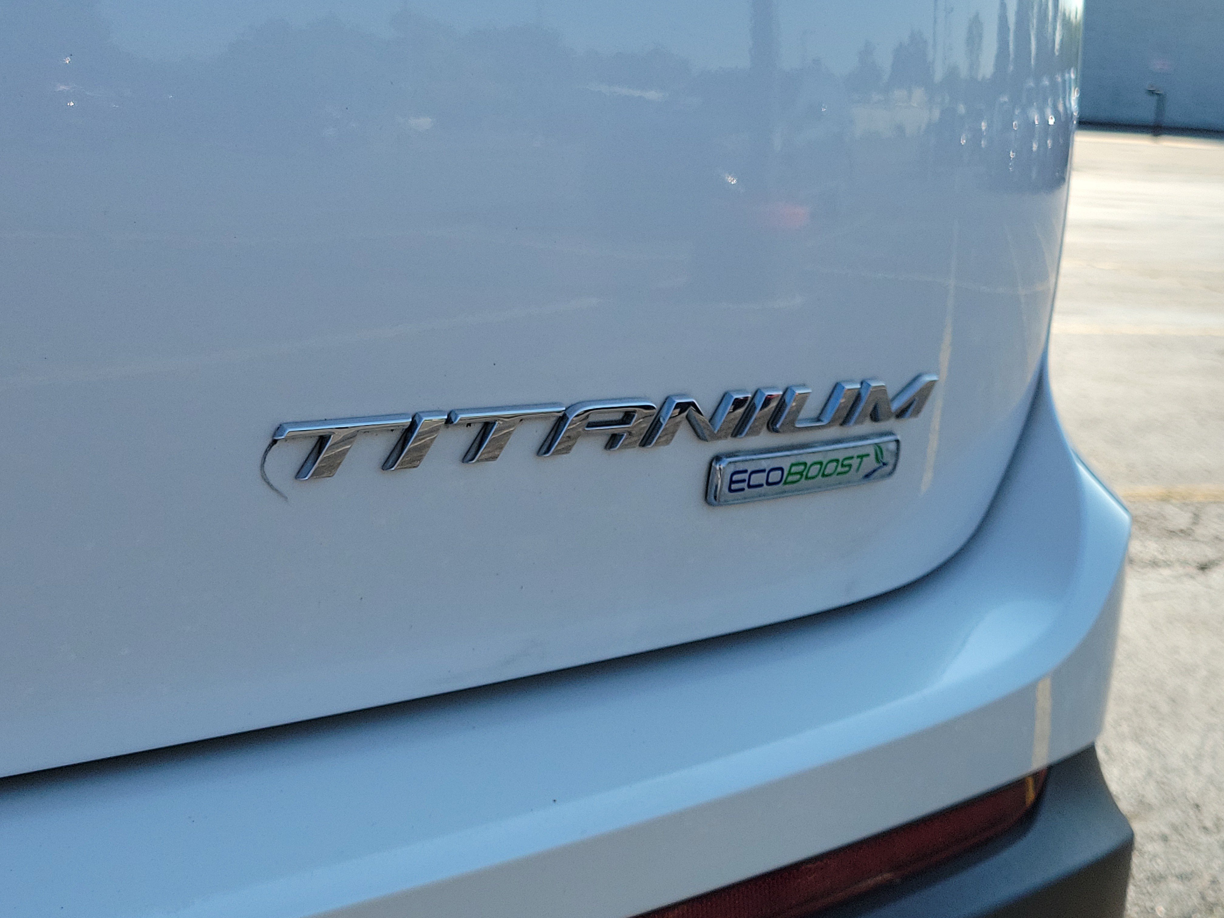 Used 2016 Ford Edge Titanium w/ Equipment Group 302A FWD image 7