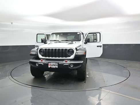 Used 2025 Jeep Wrangler Unlimited Rubicon AWD/4WD image 48