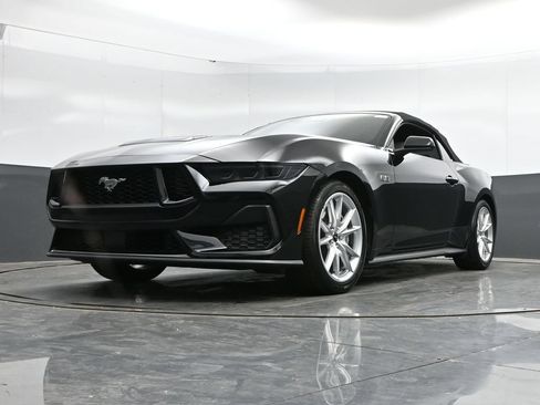 Used 2025 Ford Mustang GT Premium RWD image 44