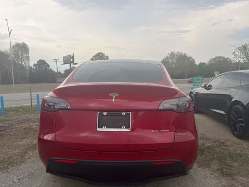 Used 2021 Tesla Model Y Long Range image 13