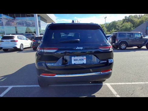 Used 2024 Jeep Grand Cherokee Laredo X AWD/4WD image 7