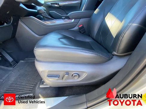 Certified 2020 Toyota Highlander Platinum AWD/4WD image 41