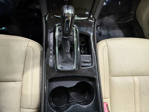 Used 2013 Lincoln MKS AWD image 34