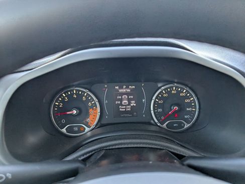 Used 2018 Jeep Renegade Latitude image 13