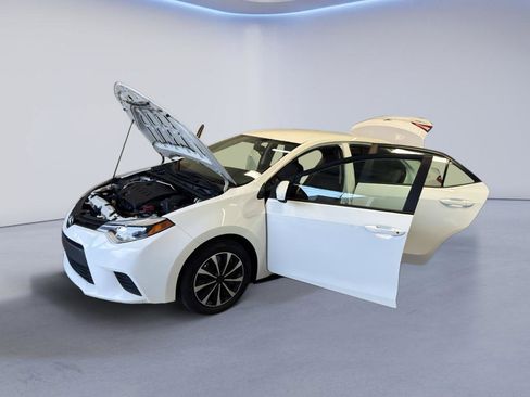 Used 2014 Toyota Corolla LE FWD image 9
