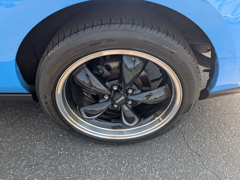Used 2010 Ford Mustang GT Premium RWD image 9