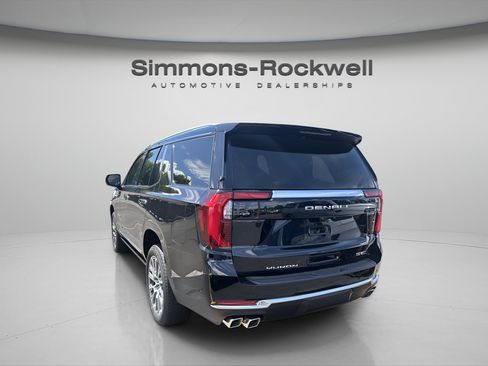 New 2026 GMC Yukon Denali w/ Denali Reserve Package AWD/4WD image 3