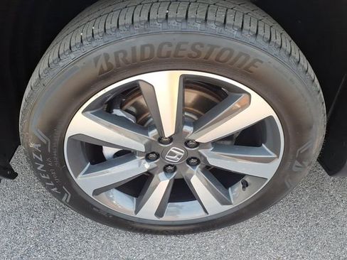 Used 2024 Honda Pilot Elite image 5