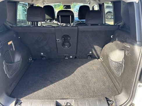 Used 2020 Jeep Renegade Altitude AWD/4WD image 41