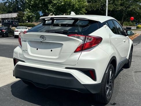 Used 2021 Toyota C-HR Limited FWD image 3
