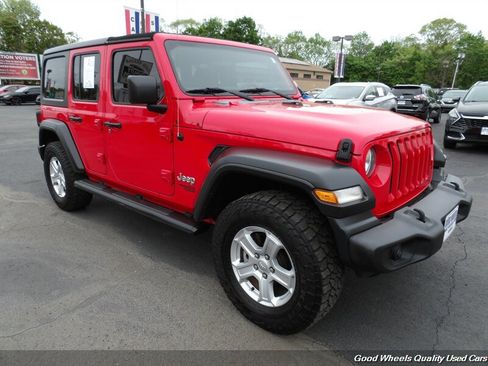 Used 2019 Jeep Wrangler Unlimited Sport S AWD/4WD image 3
