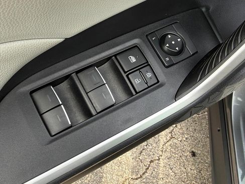 Used 2023 Toyota RAV4 XLE w/ Convenience Package image 14