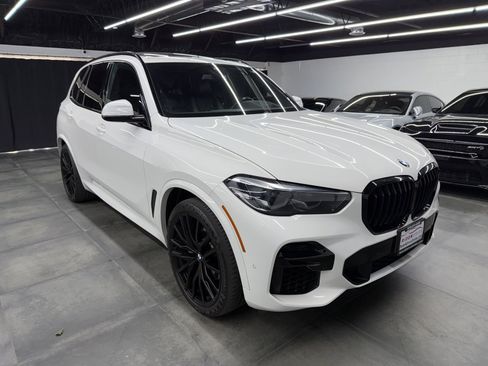 Used 2023 BMW X5 xDrive40i w/ M Sport Package image 9
