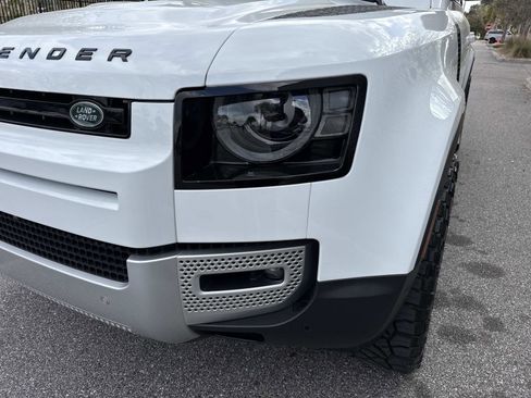 Used 2024 Land Rover Defender 110 S image 9