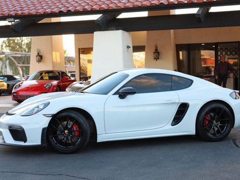 Used 2018 Porsche 718 Cayman image 5