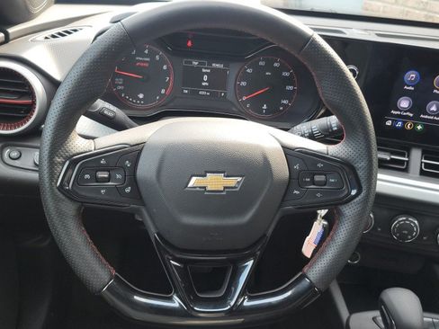 Used 2025 Chevrolet Trax RS w/ Driver Confidence Package FWD image 28