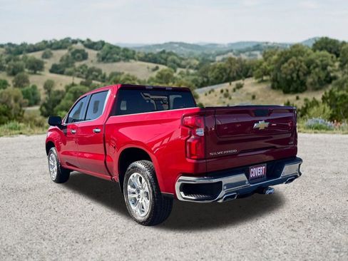 Used 2025 Chevrolet Silverado 1500 LTZ w/ Z71 Off-Road Package AWD/4WD image 4