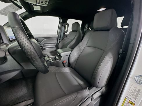 Certified 2025 Toyota Tacoma SR5 AWD/4WD image 20