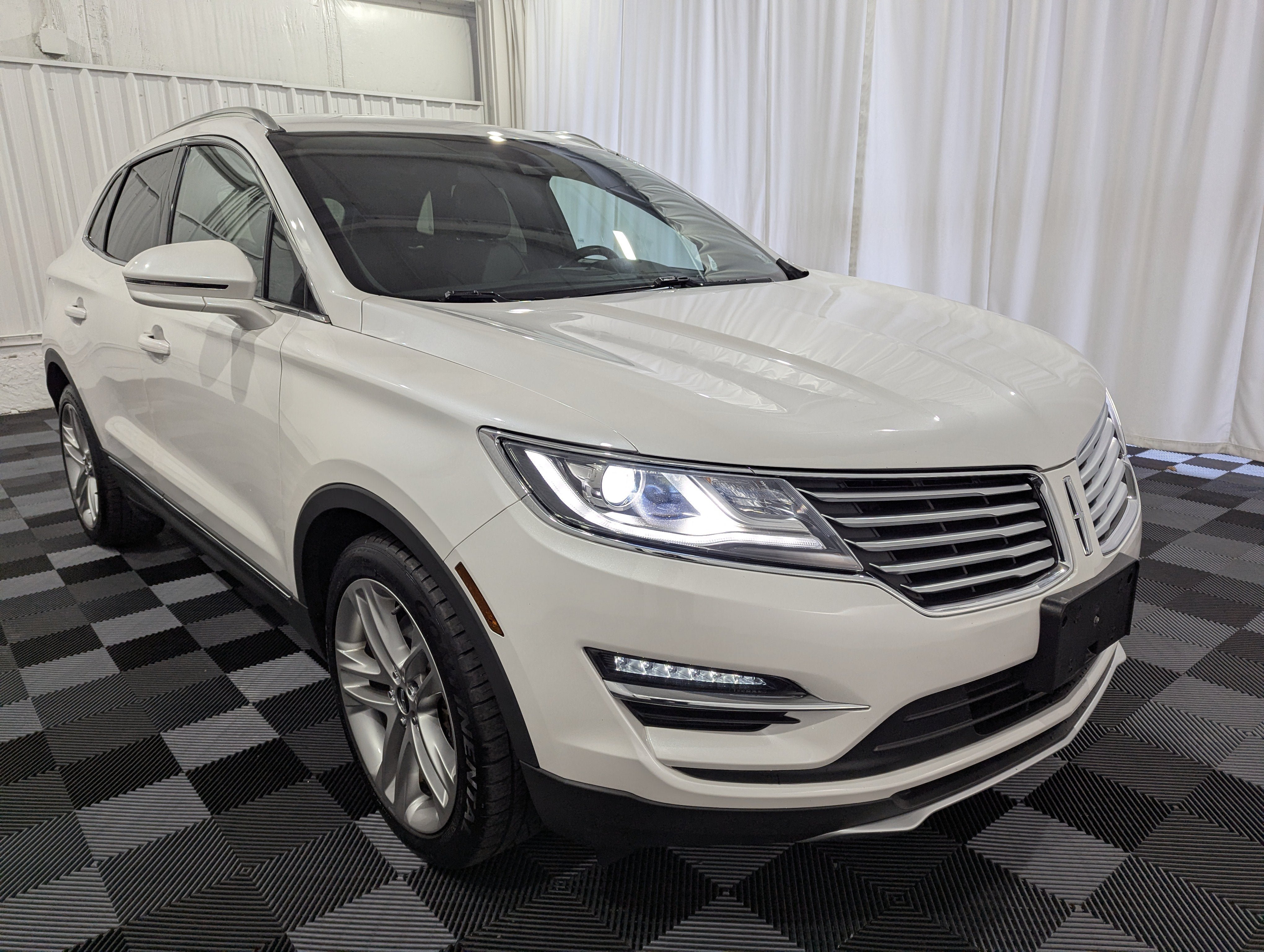 Used 2015 Lincoln MKC AWD w/ Equipment Group 102A Reserve image 5