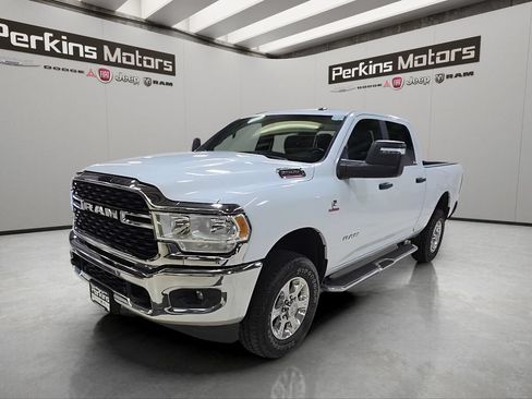 Used 2024 RAM 2500 Big Horn w/ Off Road Package AWD/4WD image 1