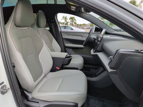 Used 2025 Volvo EX30 Ultra w/ Protection Package Premier image 33