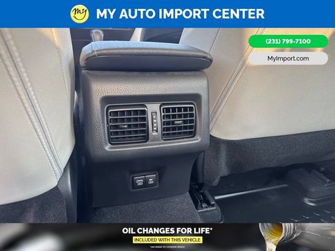 Used 2025 Toyota Camry XLE FWD image 23
