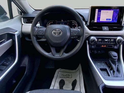 Used 2023 Toyota RAV4 XLE w/ Convenience Package FWD image 6