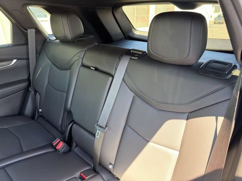 New 2026 Cadillac XT5 Sportv w/ LPO, Onyx Lite Package AWD/4WD image 16