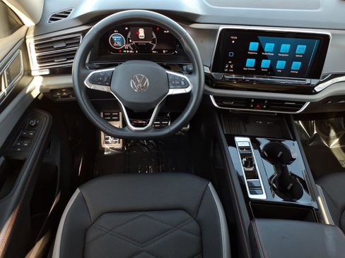 Certified 2025 Volkswagen Atlas Peak Edition SE image 27