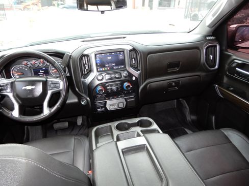 Used 2022 Chevrolet Silverado 1500 LT w/ Leather Package image 16