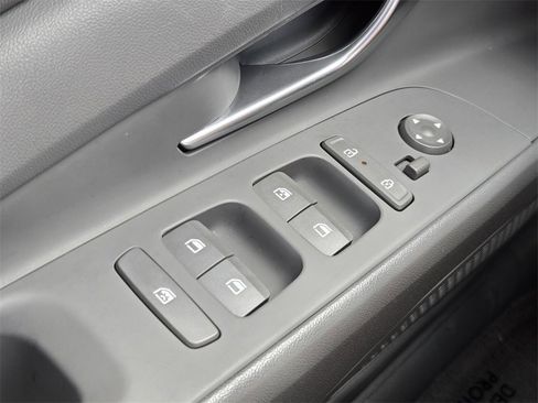 Certified 2024 Hyundai Elantra SEL image 28