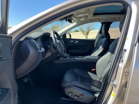 Used 2025 Volvo XC60 B5 Plus image 14