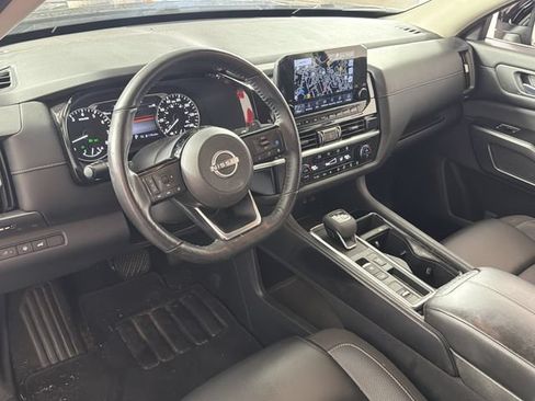 Used 2023 Nissan Pathfinder SL w/ Lighting Package (N92) FWD image 2
